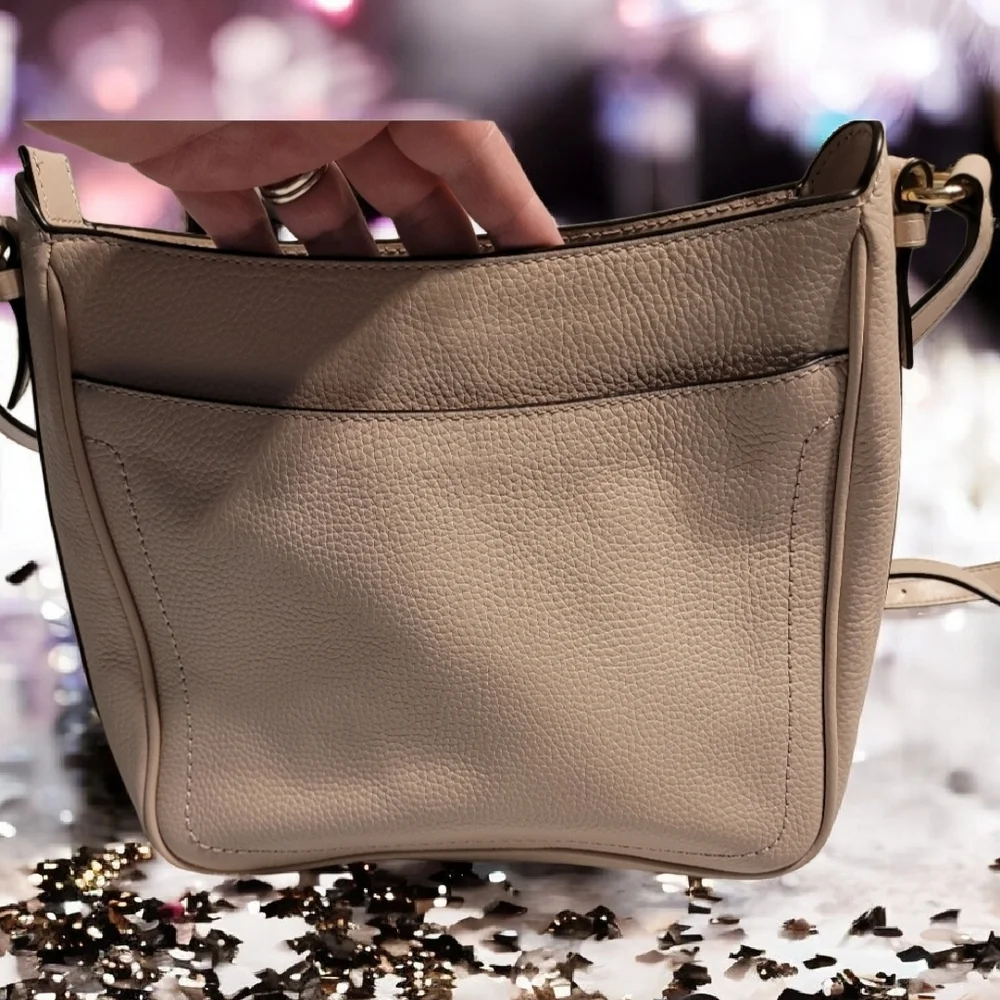 Michael Kors Leather Shoulder Bag.Read Post